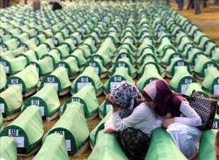 As últimas 775 vítimas identificadas foron soterradas no memorial de Potocari