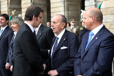 Feijoo saúda a Fraga, na Praza do Obradoiro